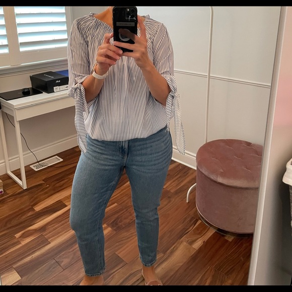 Off the shoulder shirt - Picture 2 of 3